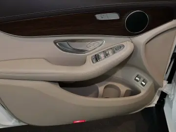 MERCEDES-BENZ GLC 300 e 4M AMG PANO DISTRO 360  CARP&hellip;