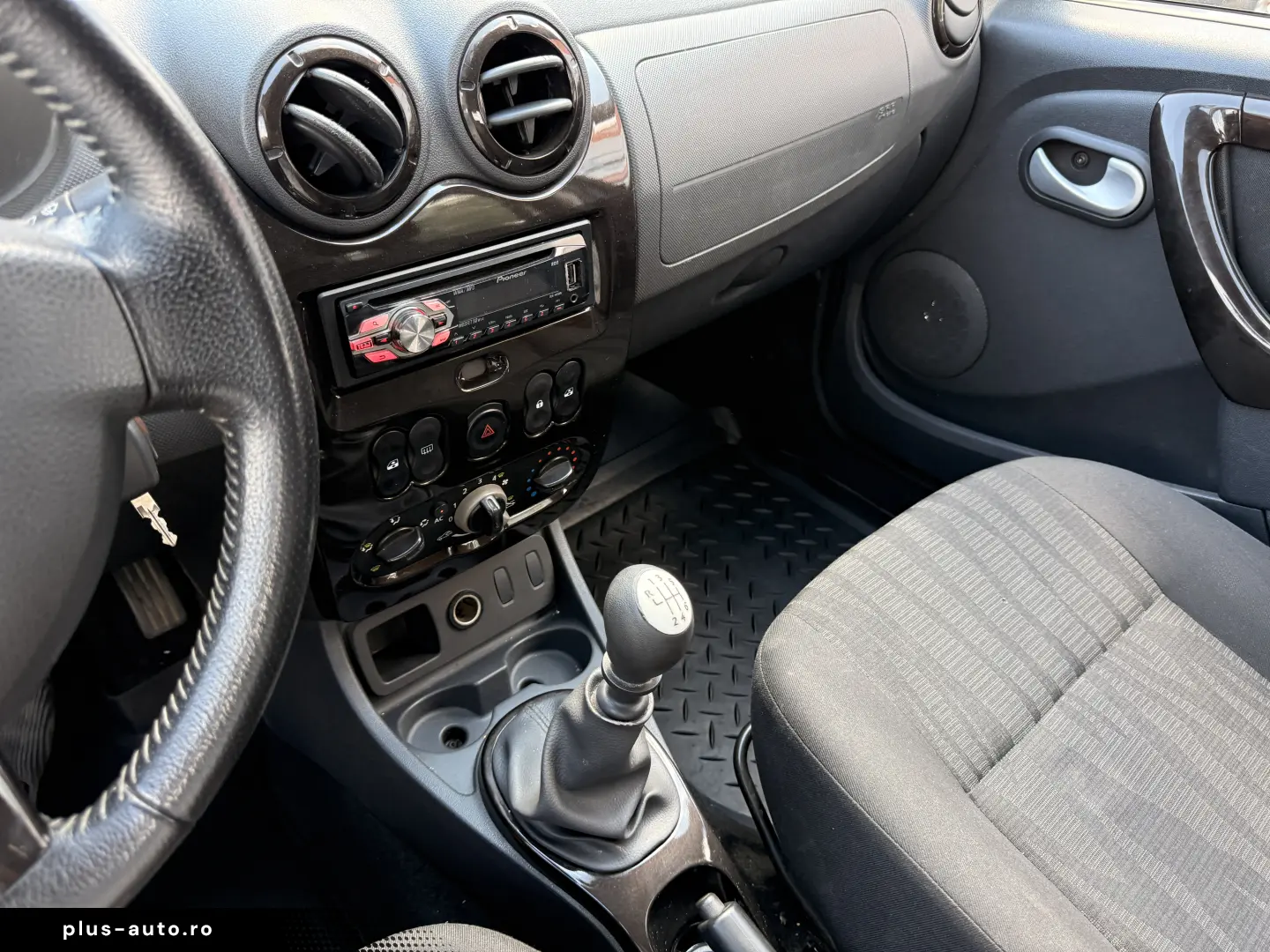 ocazie la alegere din 3 bucati pe stoc