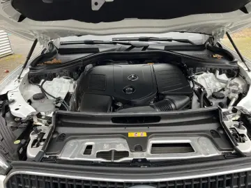 MERCEDES-BENZ GLC 200 4M Avantgarde Adv. AHL Kamera &hellip;