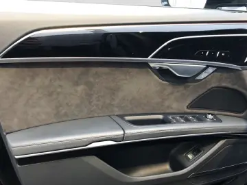 AUDI A8 60TFSI quattro tiptronic PANORAMA B&O