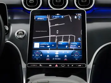 MERCEDES-BENZ GLC 220d 4M Leder Navi LED Kamera Park&hellip;