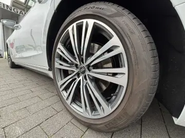 AUDI A8 60 TFSIe QUATTRO MATRIX DYNAMIKLENK HEAD UP