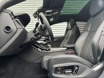 AUDI A8 60 TFSIe QUATTRO MATRIX DYNAMIKLENK HEAD UP