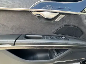 AUDI A8 60 TFSIe quat Pano ACC ViCo HuD Matrix B&O HA