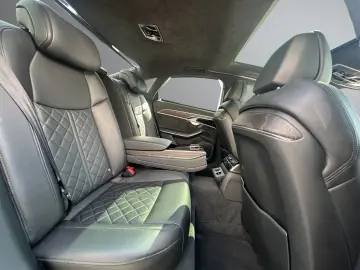 AUDI A8 60 TFSIe quat Pano ACC ViCo HuD Matrix B&O HA