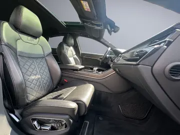 AUDI A8 60 TFSIe quat Pano ACC ViCo HuD Matrix B&O HA