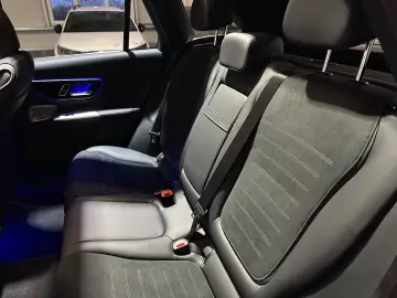 MERCEDES-BENZ GLC 200 4Matic Pano Burmest HuD 360 AH&hellip;