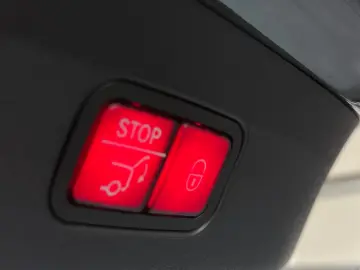 MERCEDES-BENZ GLC 200 4Matic Pano Burmest HuD 360 AH&hellip;