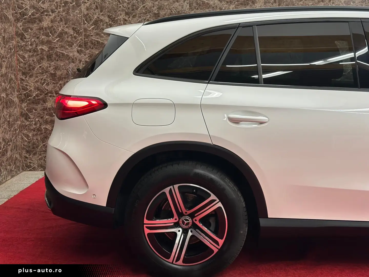 MERCEDES-BENZ GLC 200 AMG LINE 4MATIC MEMORY ACC KAMERA