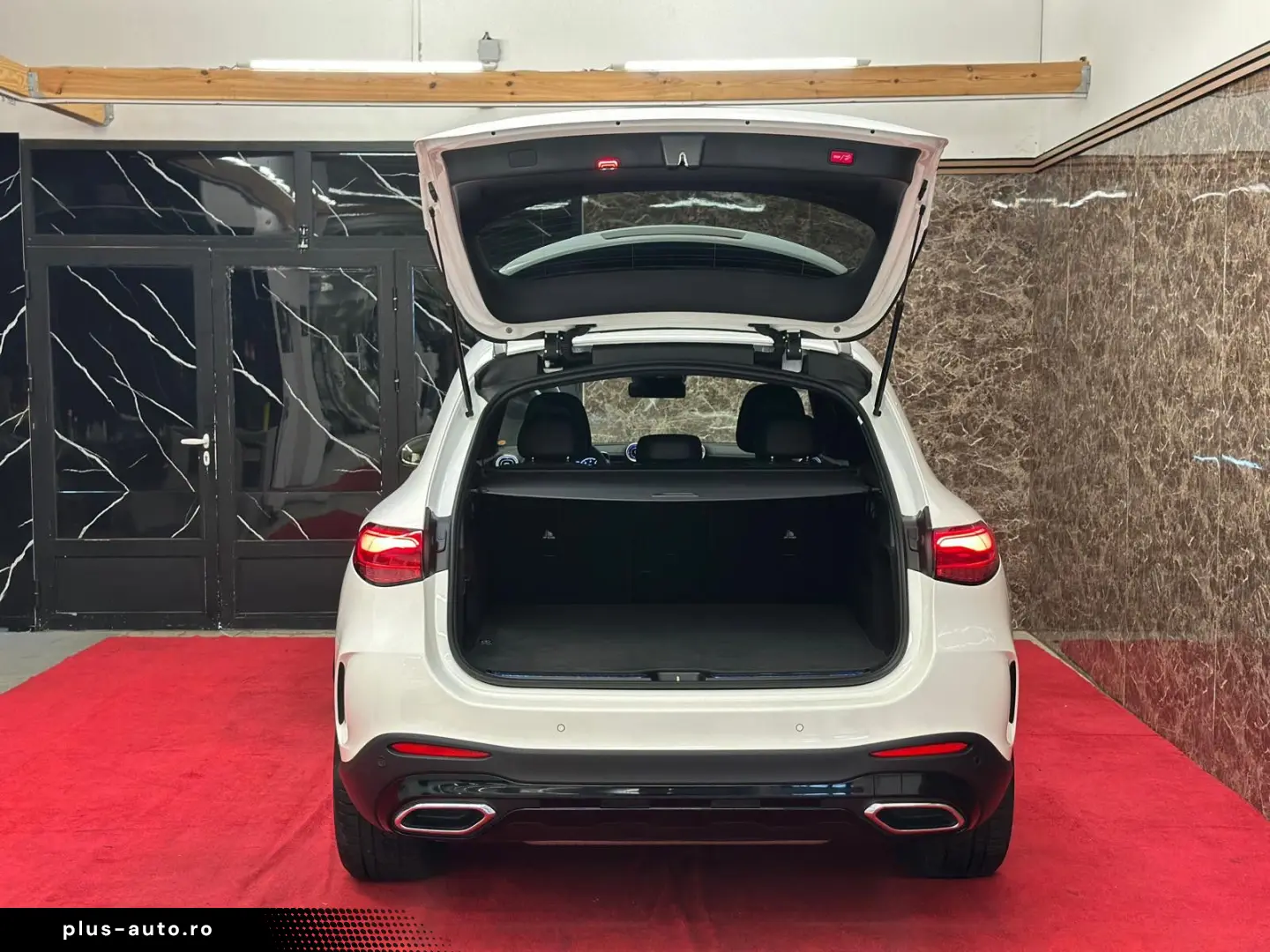 MERCEDES-BENZ GLC 200 AMG LINE 4MATIC MEMORY ACC KAMERA