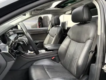 AUDI A8 60 TFSI e L quattro Chauffeur-Paket Fond-TV