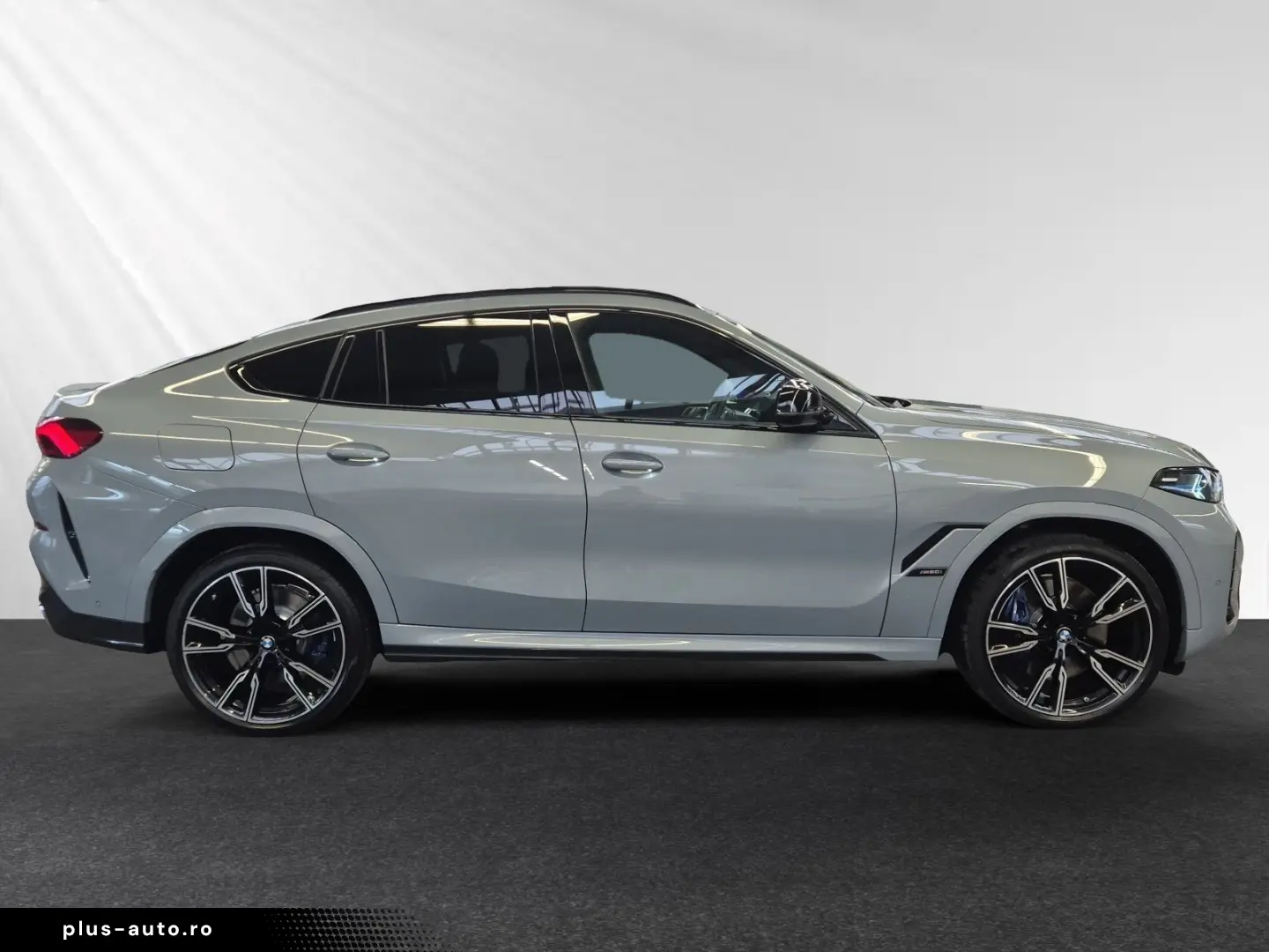 BMW X6 M60i xDrive Pano AHK B&W Standhzg. Autobahnas