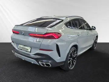 BMW X6 M60i xDrive Pano AHK B&W Standhzg. Autobahnas