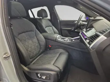 BMW X6 M60i xDrive Pano AHK B&W Standhzg. Autobahnas