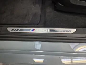 BMW X6 M60i xDrive Pano AHK B&W Standhzg. Autobahnas