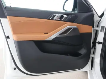 BMW X6 30d xDrive M Sport Pano AHK HUD Laser