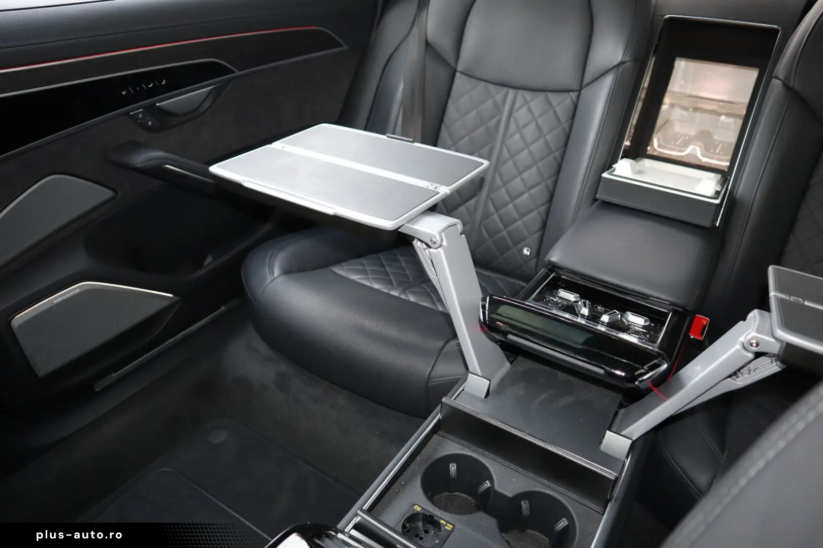 AUDI A8L 60 TFSIe lang exclusive Mod.2025