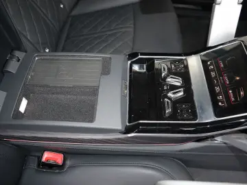 AUDI A8L 60 TFSIe lang exclusive Mod.2025