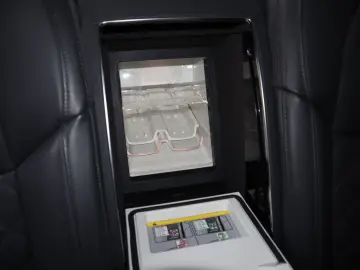 AUDI A8L 60 TFSIe lang exclusive Mod.2025