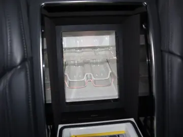 AUDI A8L 60 TFSIe lang exclusive Mod.2025