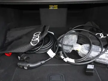 AUDI A8L 60 TFSIe lang exclusive Mod.2025