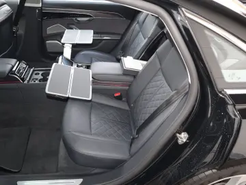 AUDI A8L 60 TFSIe lang exclusive Mod.2025