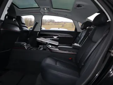 AUDI A8L 60 TFSIe lang exclusive Mod.2025