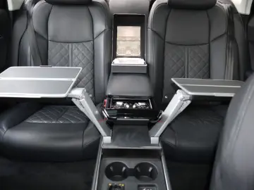 AUDI A8L 60 TFSIe lang exclusive Mod.2025