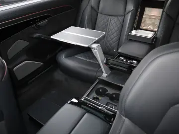 AUDI A8L 60 TFSIe lang exclusive Mod.2025