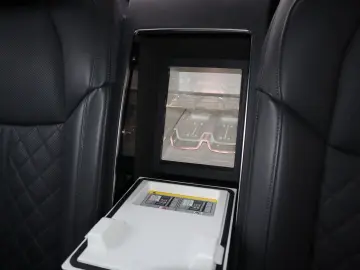 AUDI A8L 60 TFSIe lang exclusive Mod.2025