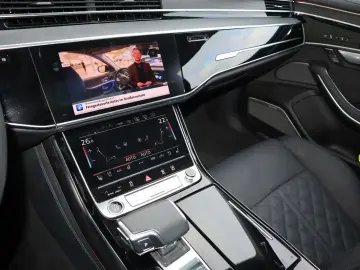 AUDI A8L 60 TFSIe lang exclusive Mod.2025