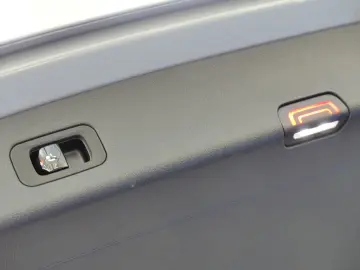 MERCEDES-BENZ GLC 200 Avantgarde 4M Panorama R-Kamer&hellip;