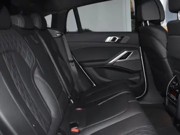 BMW X6 xDrive30d M Sport Laser Abstand Pano AHK