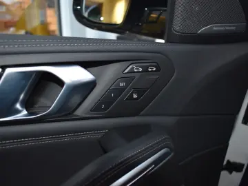 BMW X6 xDrive30d M Sport Laser Abstand Pano AHK