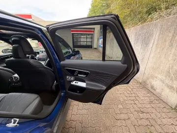 MERCEDES-BENZ GLC 200 AMG PREMIUM    4MATIC NAPPA 1 OF 1