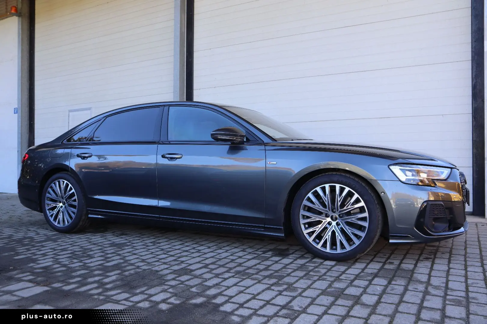 AUDI A8L 60 TFSIe lang exclusive B&O