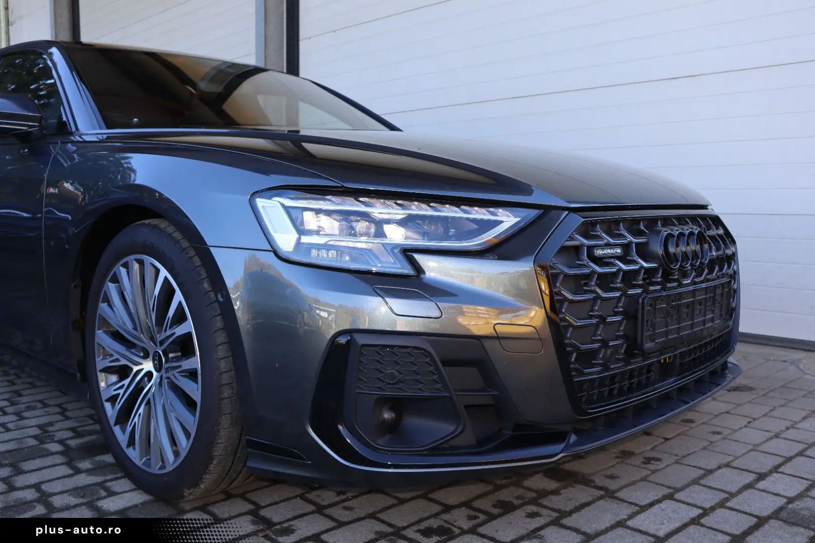 AUDI A8L 60 TFSIe lang exclusive B&O