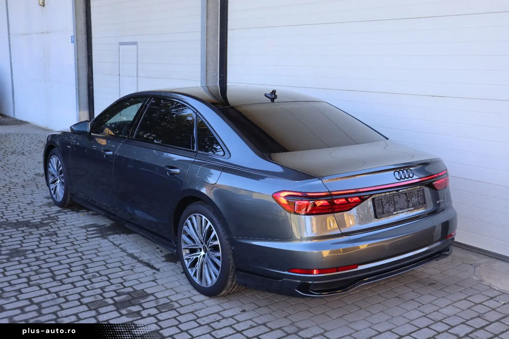 AUDI A8L 60 TFSIe lang exclusive B&O