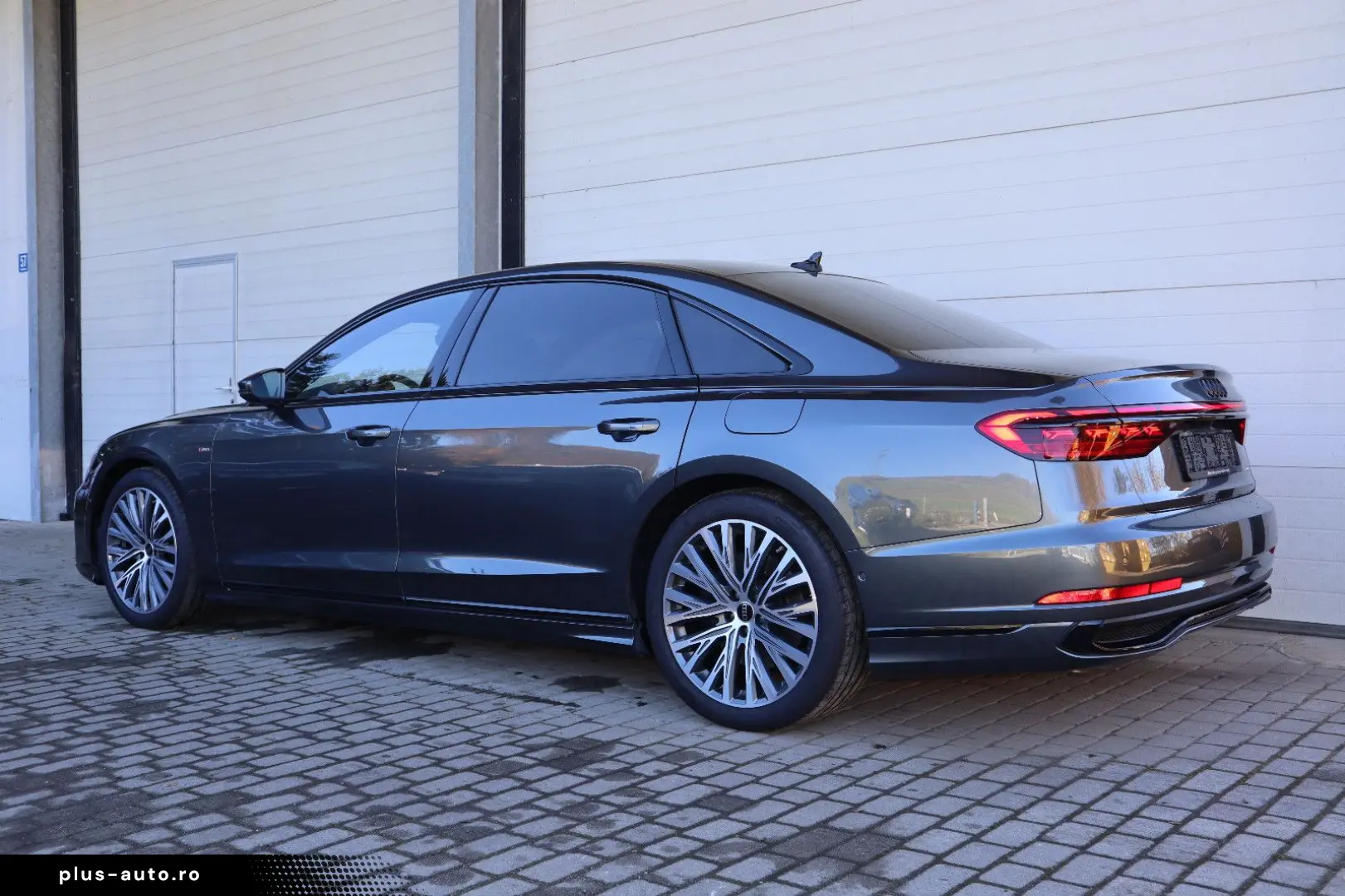 AUDI A8L 60 TFSIe lang exclusive B&O
