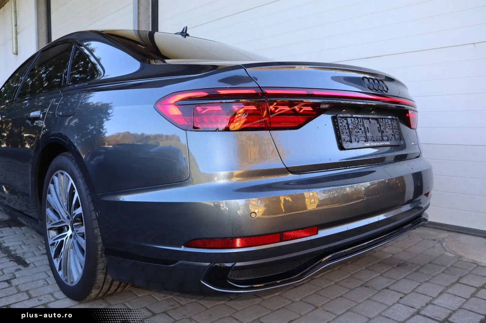 AUDI A8L 60 TFSIe lang exclusive B&O