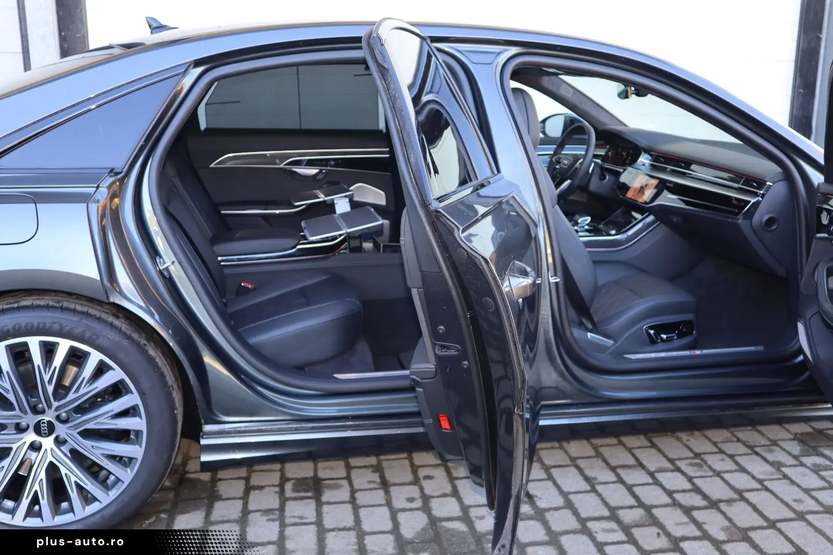 AUDI A8L 60 TFSIe lang exclusive B&O