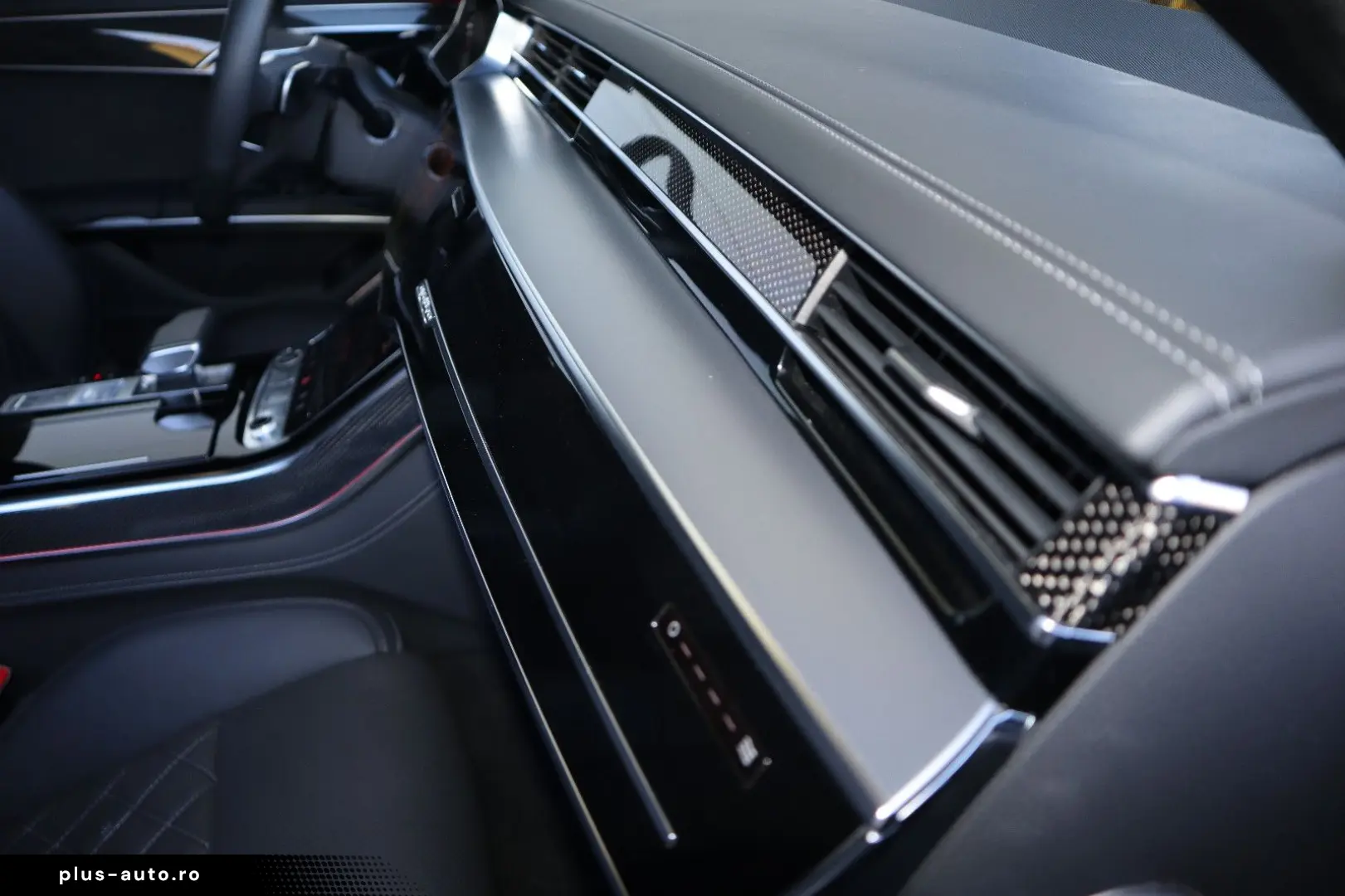 AUDI A8L 60 TFSIe lang exclusive B&O