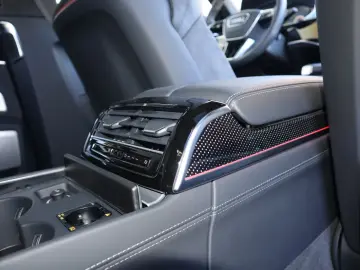 AUDI A8L 60 TFSIe lang exclusive B&O