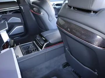 AUDI A8L 60 TFSIe lang exclusive B&O