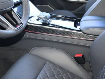 AUDI A8L 60 TFSIe lang exclusive B&O