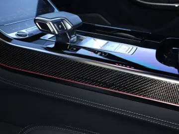 AUDI A8L 60 TFSIe lang exclusive B&O