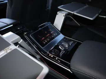 AUDI A8L 60 TFSIe lang exclusive B&O