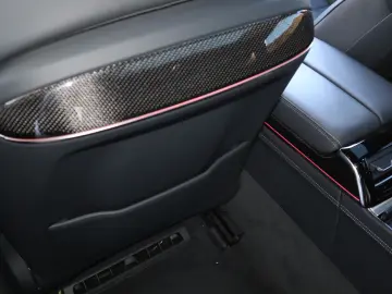 AUDI A8L 60 TFSIe lang exclusive B&O