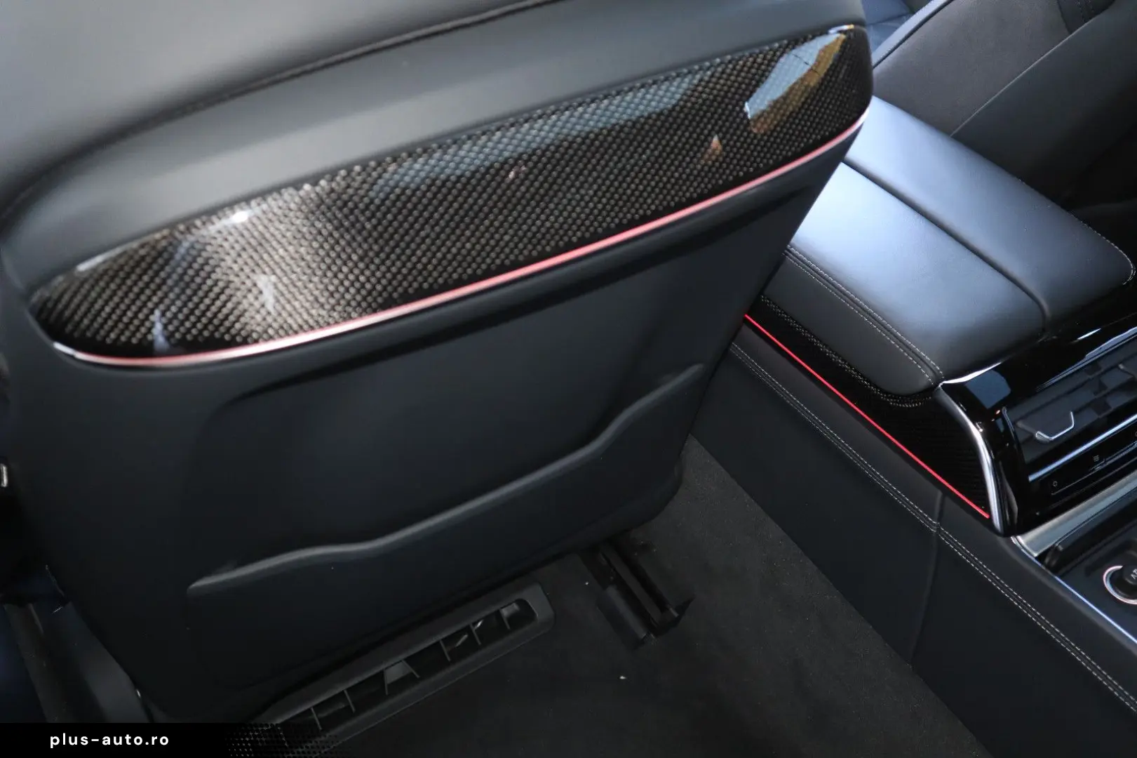 AUDI A8L 60 TFSIe lang exclusive B&O