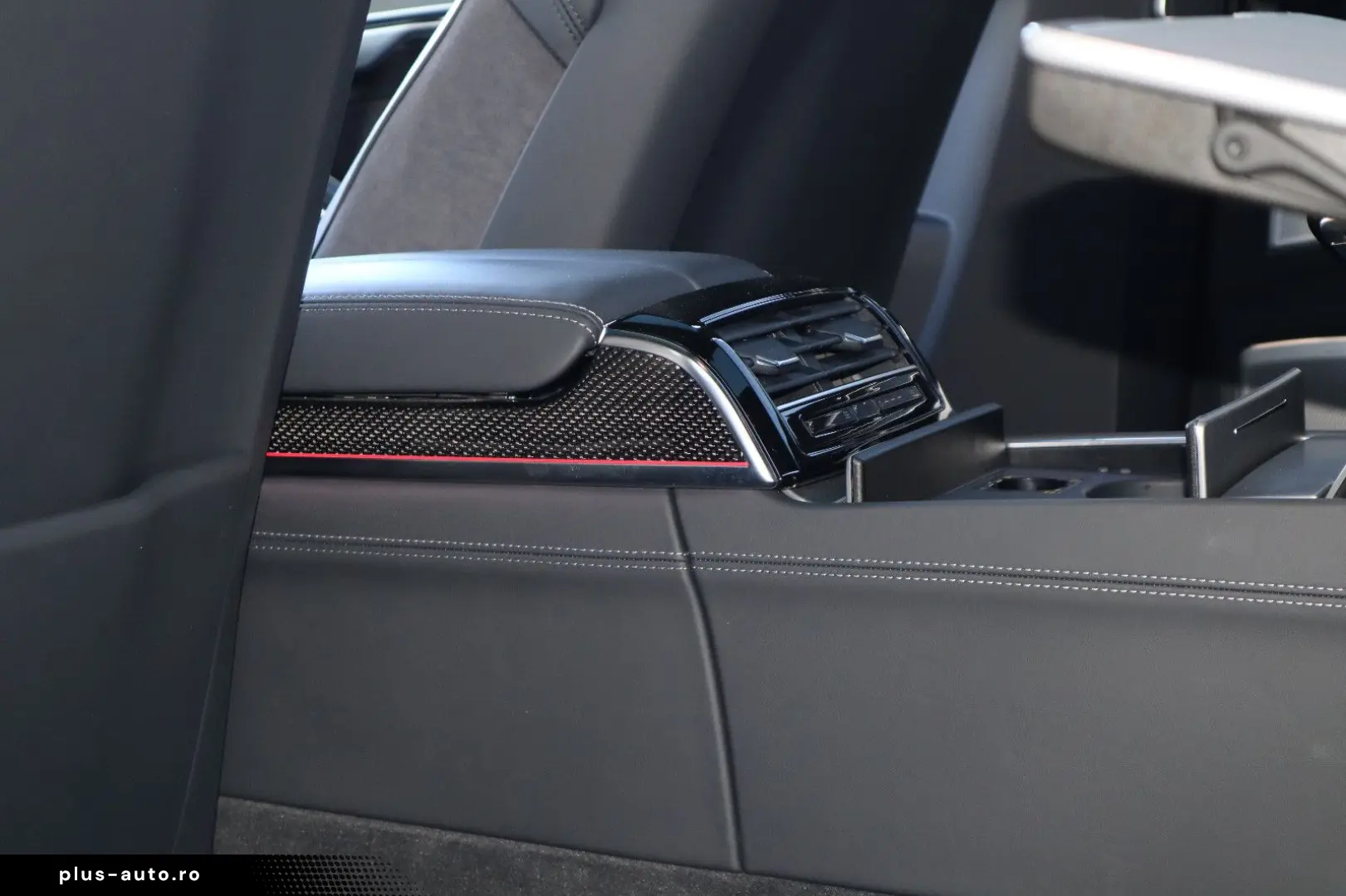 AUDI A8L 60 TFSIe lang exclusive B&O